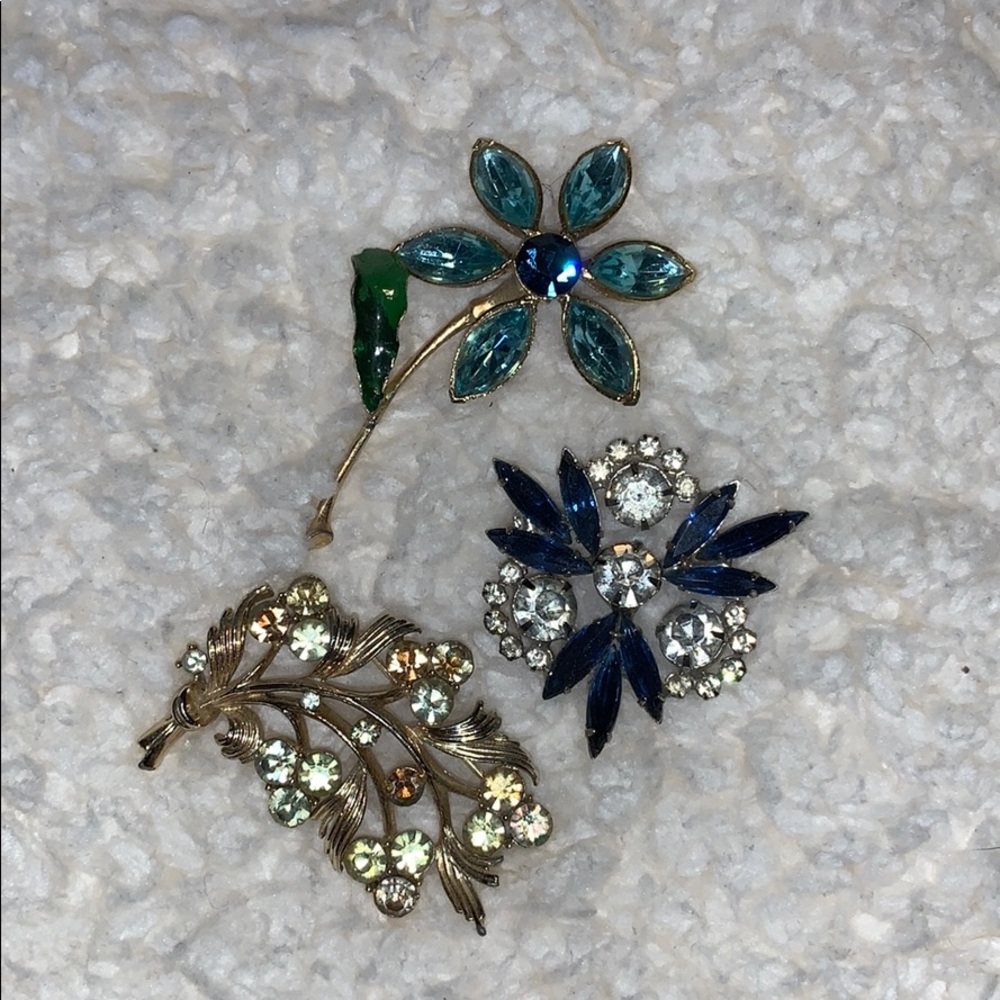 FREE GIFTS: Fabulous Sparkly Unique Brooch Lot!